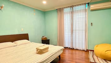 Comfort Cabin, 3 Bedrooms | Soundproofing, free WiFi, bed sheets