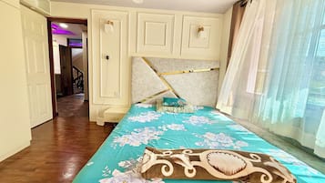 2 bedrooms, WiFi, bed sheets
