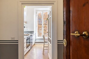 Interior - Castro Pretorio 24 - FromHometoRome (Roma)