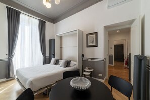 Unclassified image, 2 of 34, button