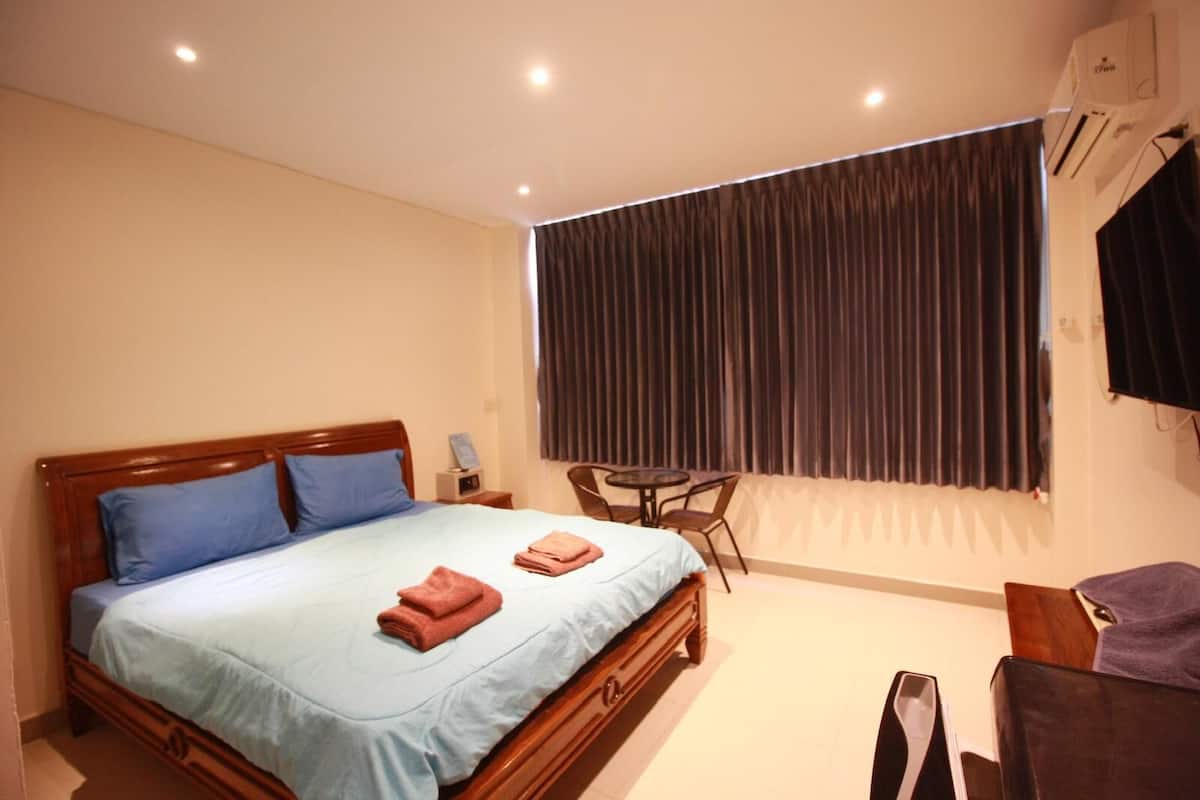 Standard Room | Free WiFi, bed sheets