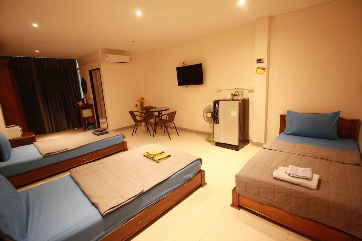 Family Triple Room | Free WiFi, bed sheets
