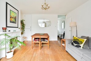 TV - GuestReady - Cosy and bright home in Islington (London)