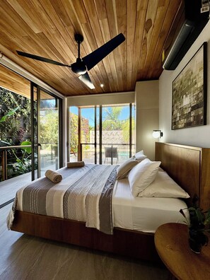 4 bedrooms, desk, free WiFi, bed sheets