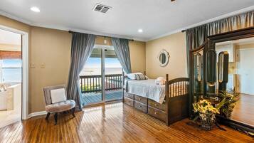 5 bedrooms, in-room safe, desk, iron/ironing board