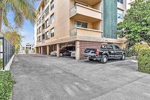 Property grounds - Bay Harbor Sunset Apt 4B (Bay Harbor Islands)