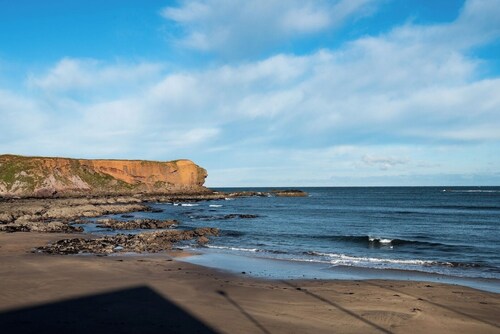 TandJ House in Eyemouth: Cozy Coastal Retreat