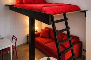 1 bedroom, iron/ironing board, travel cot, free WiFi