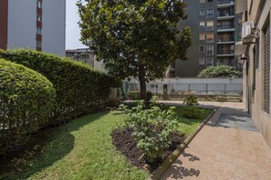 Property grounds - Check in information:You won’t need to meet anyone to access the apartment. Before arrival, you will receive a link to access the Guest Portal, where you can complete the self check-in directly from your phone by entering the ID details of all guests a (Milan)