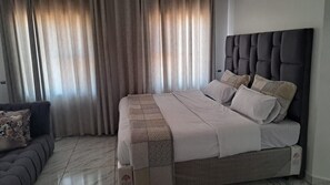 4 Schlafzimmer, Bügeleisen/Bügelbrett, WLAN, Bettwäsche