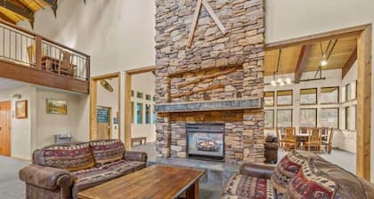 The Meadows- Charmed Ski & Relax Studio