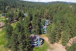 Exterior - Cozy condo on the 9th Hole of Meadow Creek Golf Course in charming New Meadows (New Meadows)