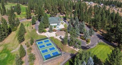 Cozy condo on the 9th Hole of Meadow Creek Golf Course in charming New Meadows