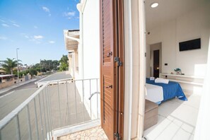 Property grounds - Pino 3 - 3 bedrooms Near The Sea, Nardò, Italy (Nardò)