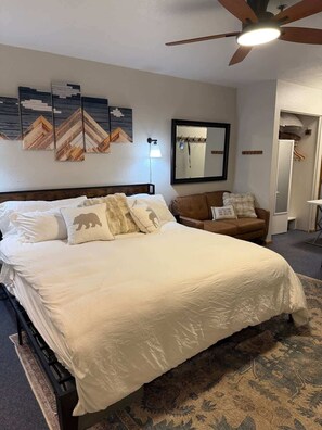 1 habitación, tabla de planchar con plancha, wifi gratis y ropa de cama 