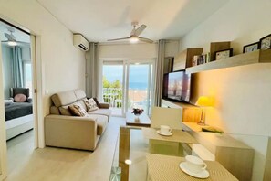 Living area - Apartment with Incredible Sea Views and Balcony (Nerja)