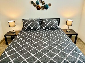 1 dormitorio, escritorio, tabla de planchar con plancha y wifi gratis