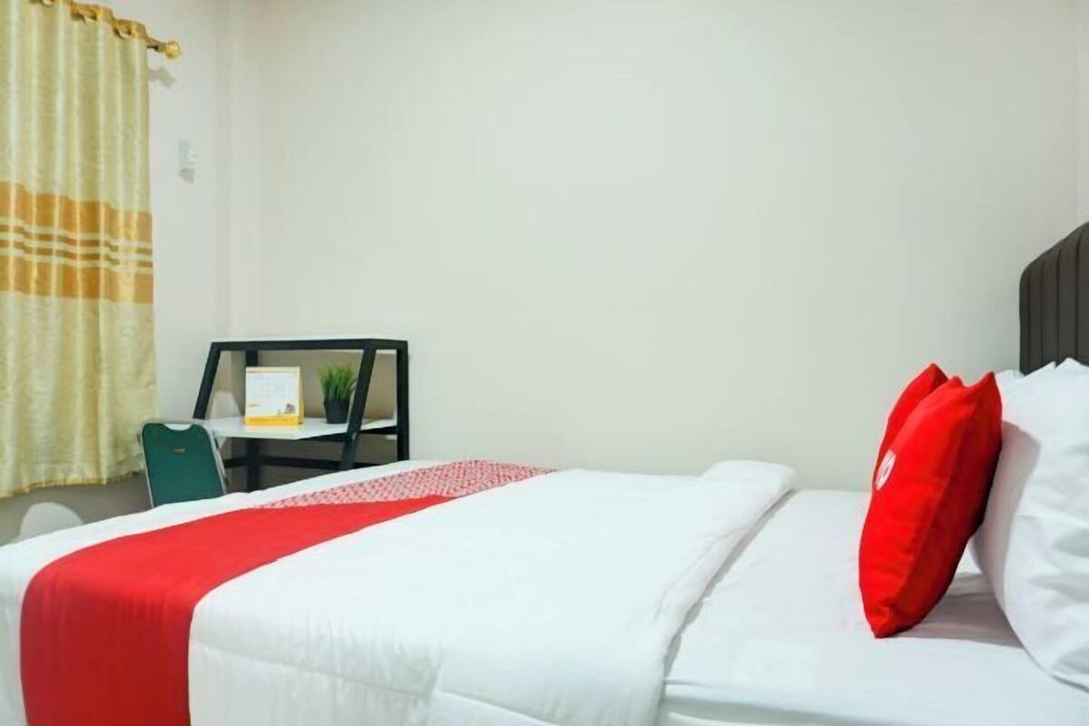 Desk, free WiFi, bed sheets
