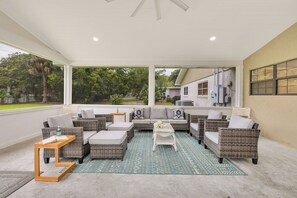 Property grounds - Beautiful five bedroom home with pool and ocean views from top floor (Jekyll Island)