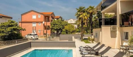 Lägenhet | Pool | Utomhuspool