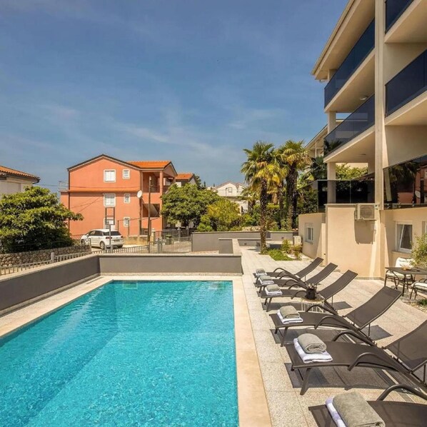 Apartment | Pool - Apartment in Croatia Near Stunning Coastline (Crikvenica)