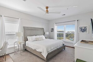 4 chambres, fer et planche à repasser, Wi-Fi gratuit, draps fournis