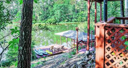 Amazing Views, Huge Game Room, Dock, Deck, Sleeps 16, Free Kayaks!