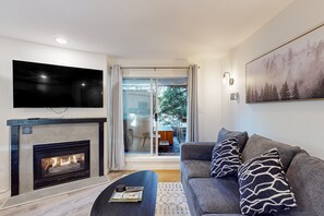 Télévision, cheminée