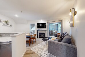 Télévision, cheminée