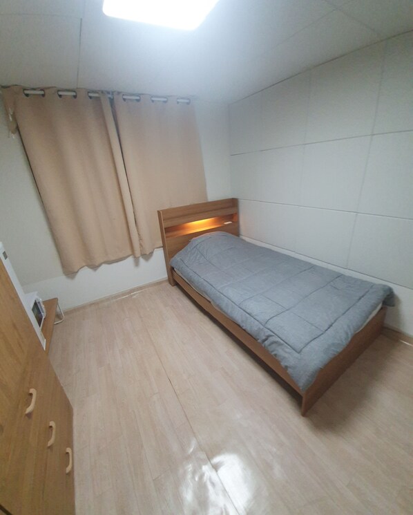 1 camera, Wi-Fi, lenzuola