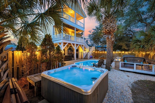 Big Bear Coastal Cabin - 5BR w/ Pool, Hot Tub, and Sleeps 16