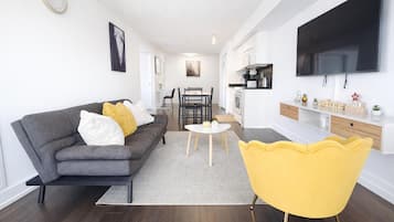 Premier Apartment, Multiple Beds | Living area