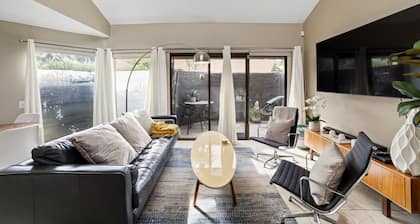 Tennis & Palm Retreat - Close to Everything!