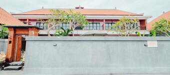 Kubu Dangin Guest House Kerobokan 