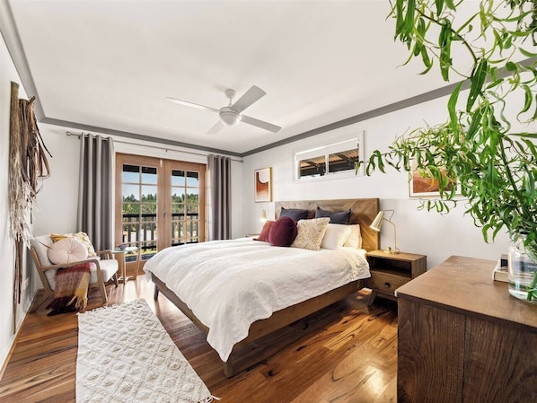 3 habitaciones, tabla de planchar con plancha, wifi y ropa de cama 