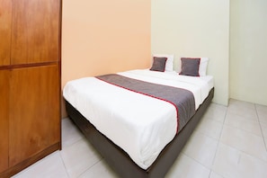 Deluxe Double Room | Desk, free WiFi, bed sheets
