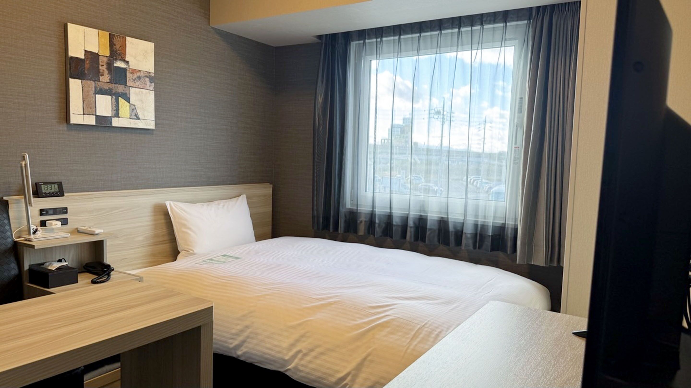 Desk, iron/ironing board, free WiFi, bed sheets