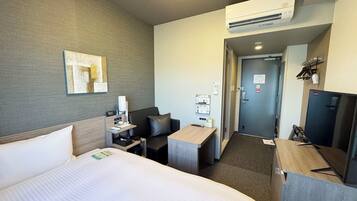 Comfort Single Room, Non Smoking | Desk, iron/ironing board, free WiFi, bed sheets