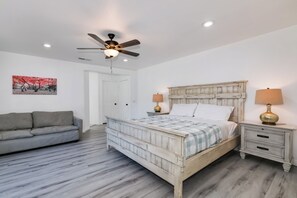 4 bedrooms, iron/ironing board, WiFi, bed sheets - Spacious 4-bedroom house in Gate community in lovely Chino with WiFi, AC (Chino)
