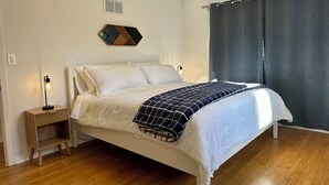 3 bedrooms, desk, iron/ironing board, WiFi