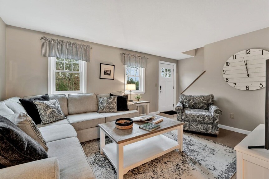 Family-friendly Home Near Beach With Fenced Yard | Fire Pit, Three Bedroom Plus Office Make For Four Unique Sleeping Spaces, Pocasset Home Perfect For Families, Host Up To 7, 24 Hr Hospitality - Old Silver Beach, MA