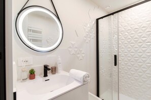 Shower, hair dryer, bidet - Scarlett - MyHomeinComo (Como)