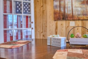 Lobby - Mins to Ft Moore - The Columbus Cottage Guesthouse (Columbus)