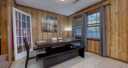 Mins to Ft Moore - The Columbus Cottage Guesthouse