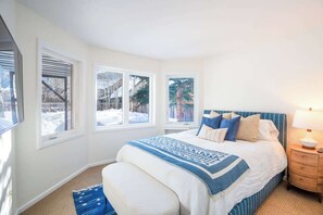 5 bedrooms, iron/ironing board, free WiFi, bed sheets