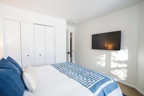 5 bedrooms, iron/ironing board, free WiFi, bed sheets