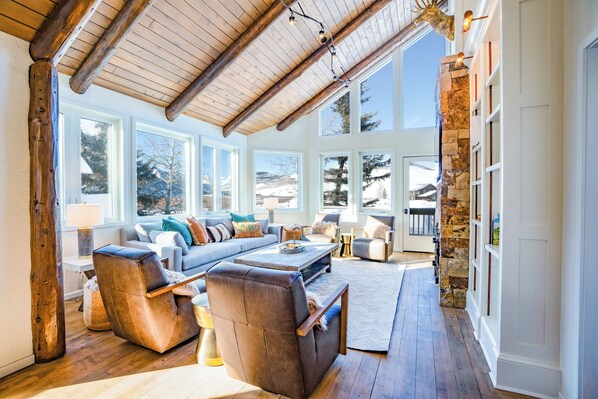 TV connectée, cheminée