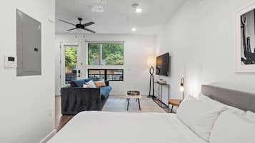 Iron/ironing board, WiFi, bed sheets