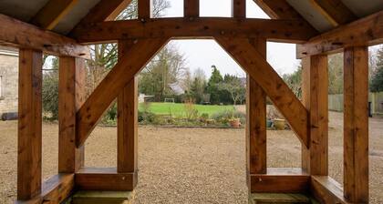 19th Century House, Private Parking, nr Painswick