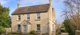 19th Century House, Private Parking, nr Painswick